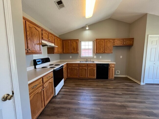Foto del edificio - Renovated 3 Bedroom 2 Bath Home for Rent!!