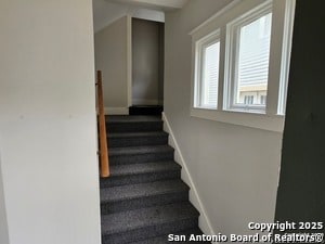 Building Photo - 1022 W Gramercy Pl