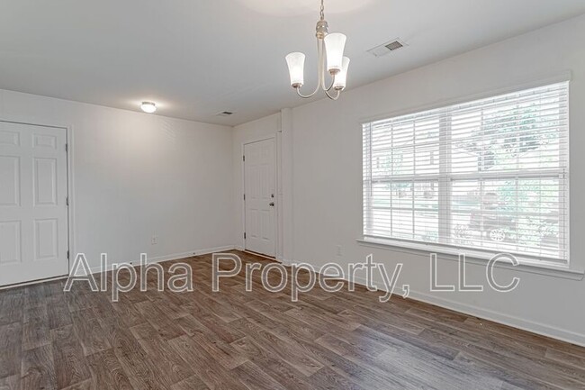 Foto del edificio - 592 Craftsman Ln