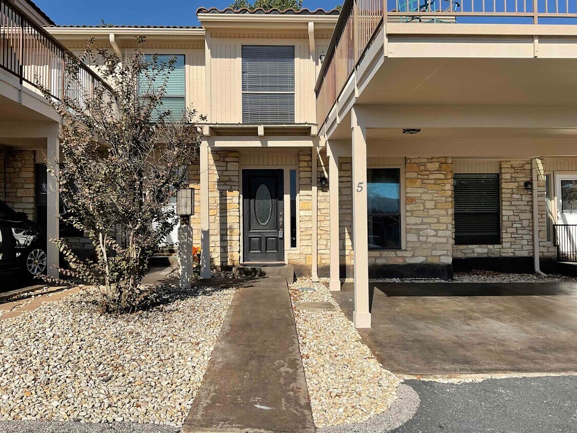 105 Star, Horseshoe Bay, TX 78657 Townhome Rentals in Horseshoe Bay