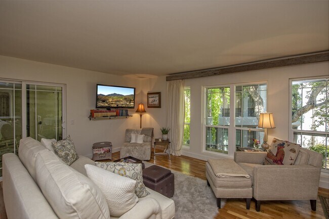 Foto del edificio - Rates Vary: $2,495-$3,495