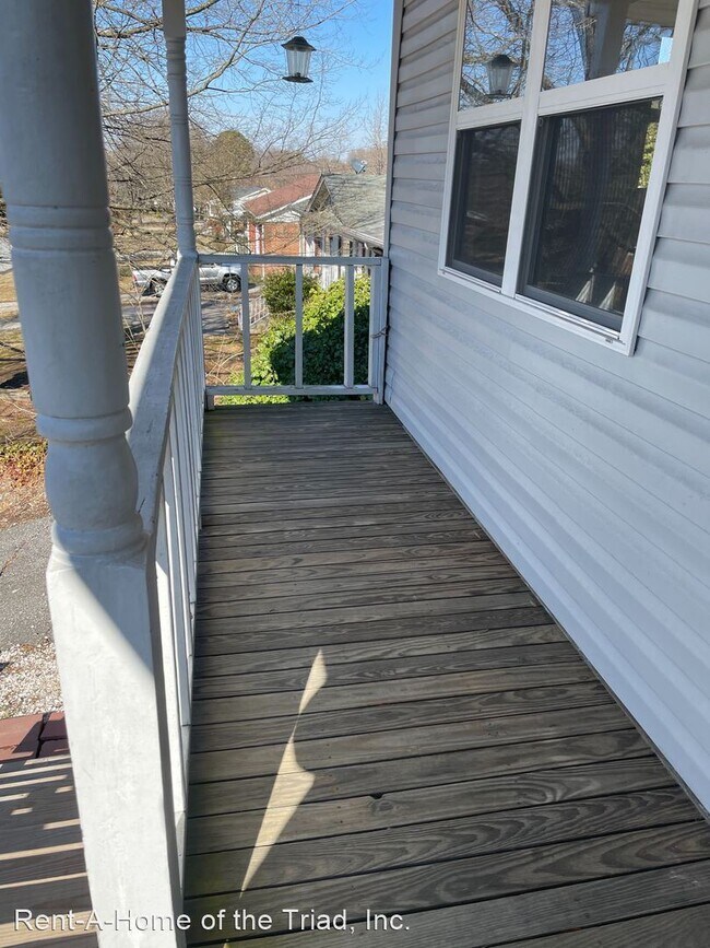 Building Photo - 3 br, 1 bath House - 818 Waugh Street