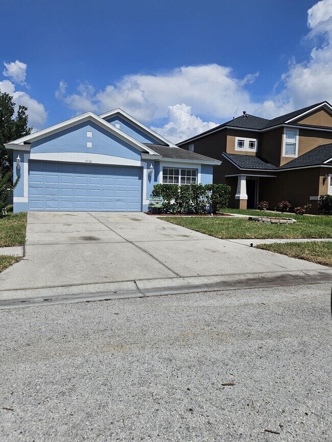 Foto del edificio - Newly updated 3 bedroom 2 bathroom 2 car g...