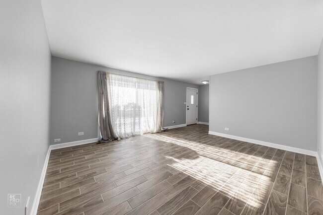 Building Photo - 138 Barcliffe Ln