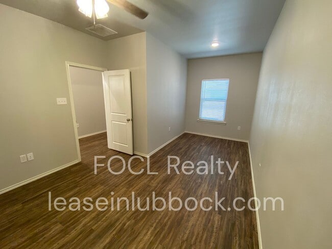 Foto del edificio - Luxury Townhome (Frenship ISD)