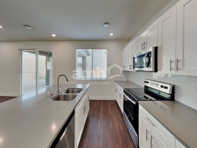 Building Photo - 8842 Tiger Tooth Ave