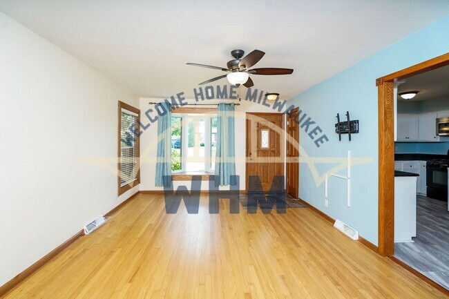 Foto del edificio - W242N6591 Spruce St