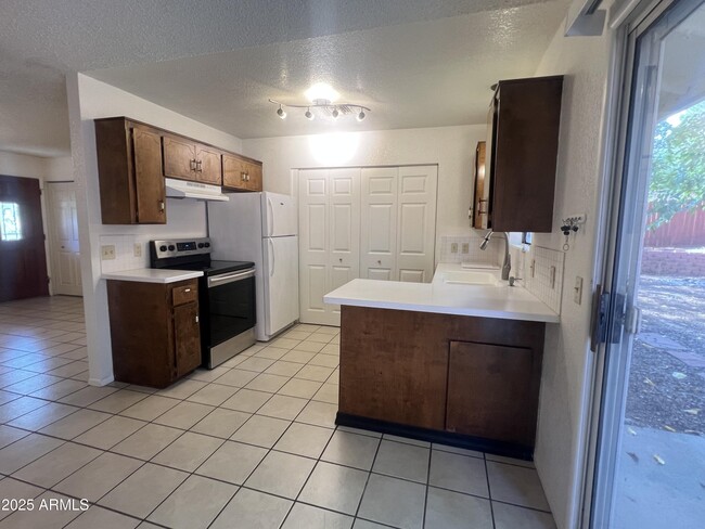 Foto del edificio - 3922 E Del Rio Dr