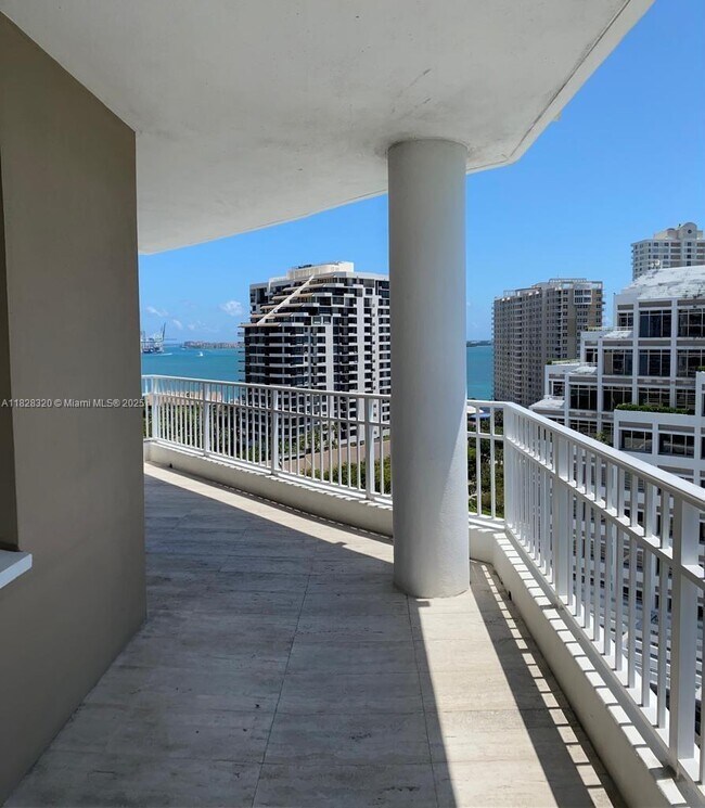 Building Photo - 701 Brickell Key Blvd