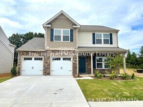 Building Photo - 800 Alexander Commons Dr
