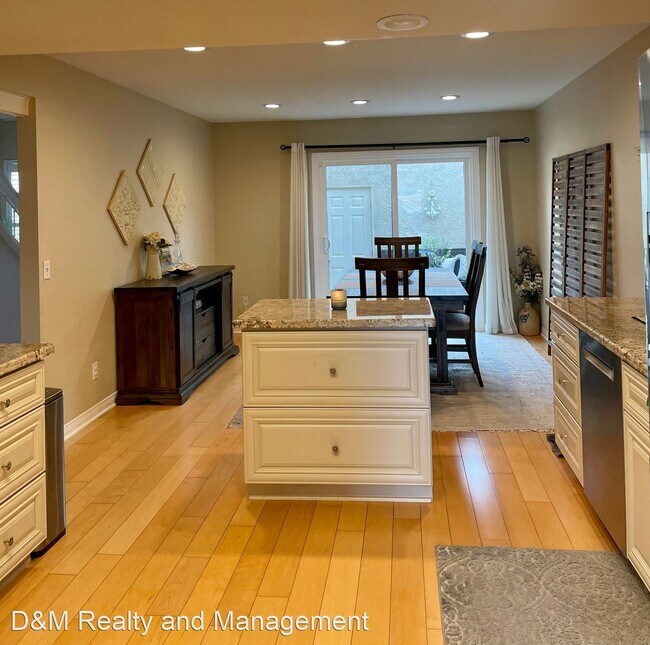 Foto del edificio - 3 br, 2.5 bath House - 6849 Maple Leaf Drive