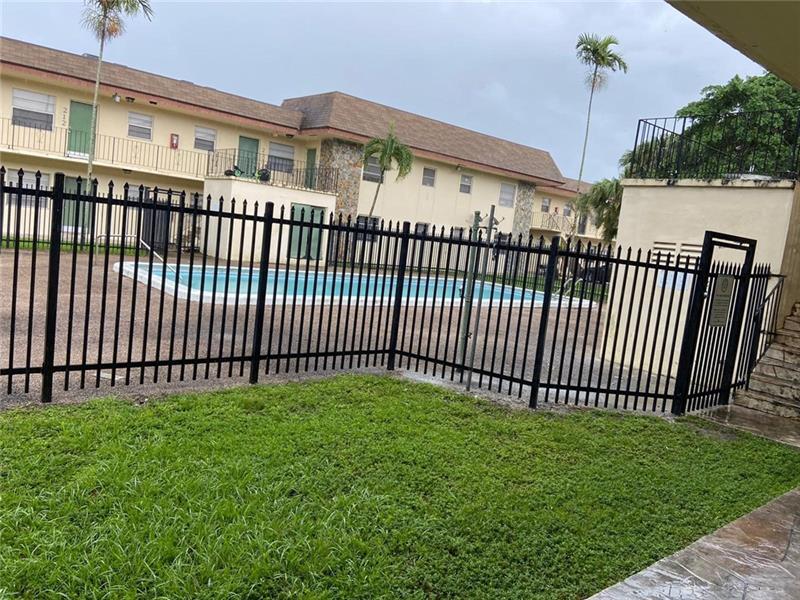 4800 NW 24th Ct Unit d111, Lauderdale Lakes, FL 33313 Condo for Rent