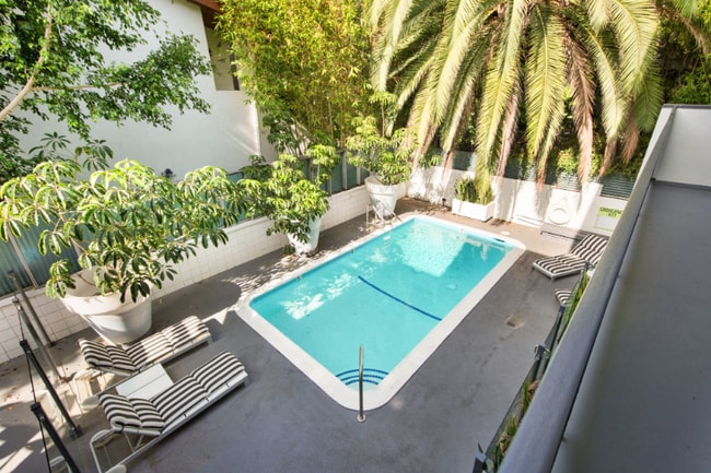 Foto del edificio - 1147 N Clark St