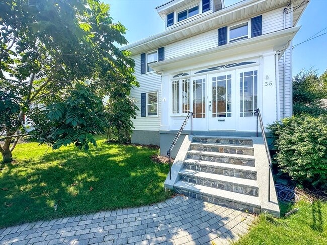 Building Photo - 35 Reedsdale Rd