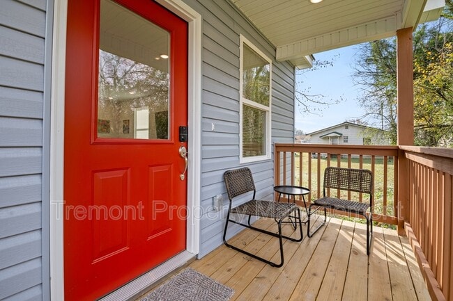 Photo - 24 Sawyer St House