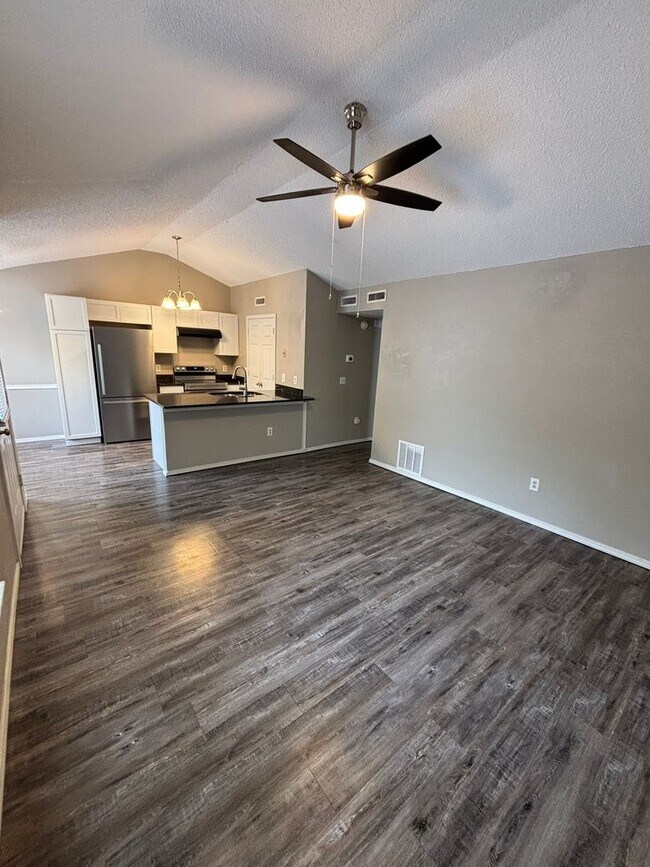 Foto del edificio - Adorable 2-Bedroom, 1-Bathroom Home in Spr...