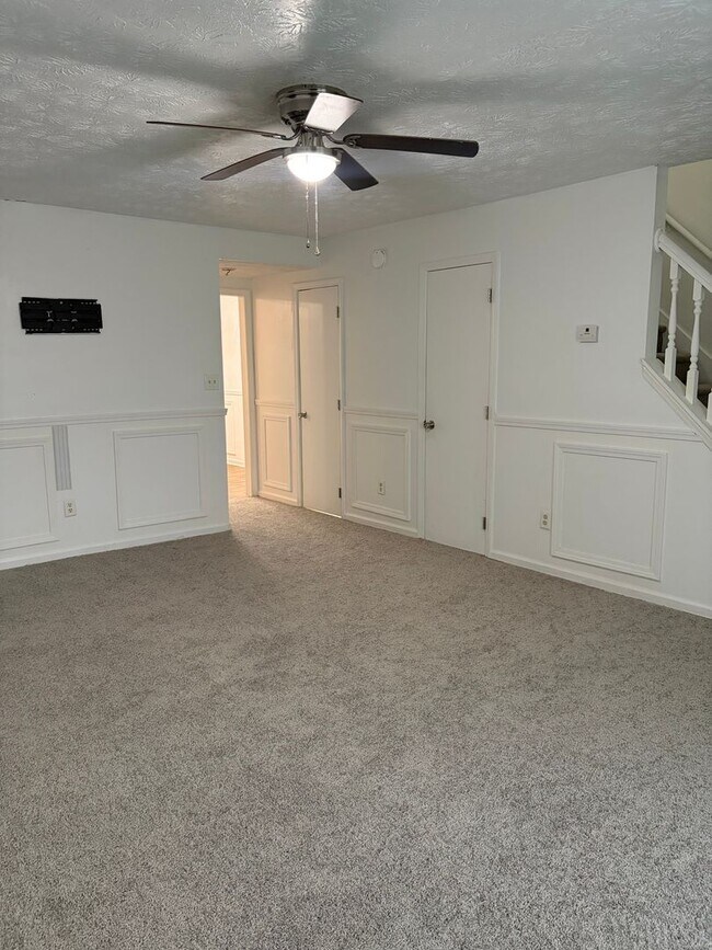 Foto del edificio - 3323 Scotty Hill Rd