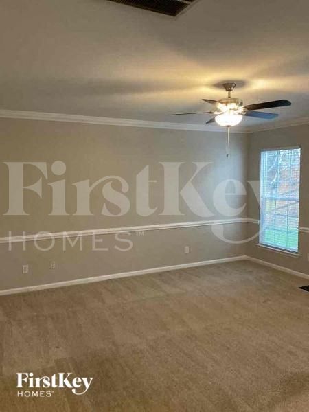 Foto del edificio - 127 Meandering Way Ln