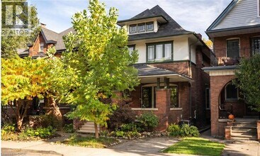 Building Photo - 31 St Clair Ave