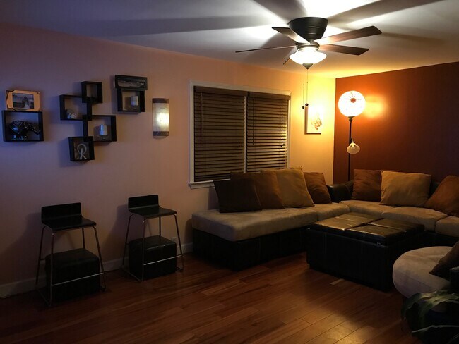 Foto del edificio - 10 Willow Ln