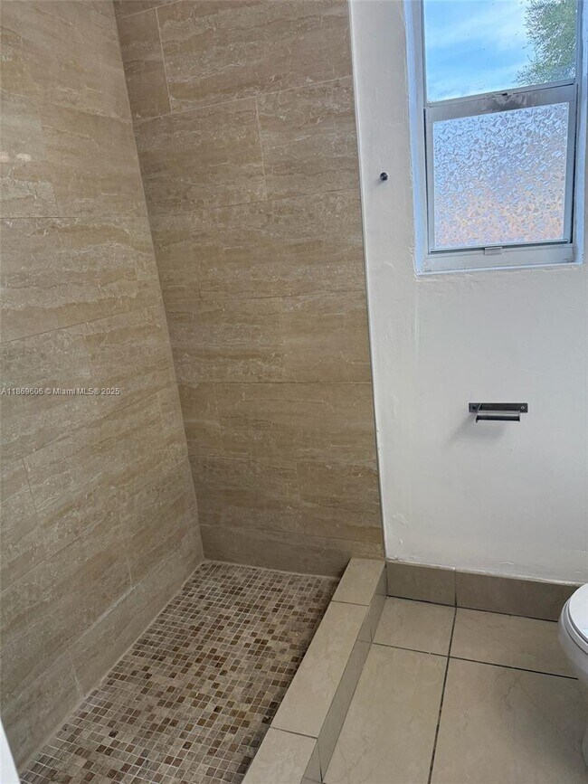 Foto del edificio - 235 NW 53rd St