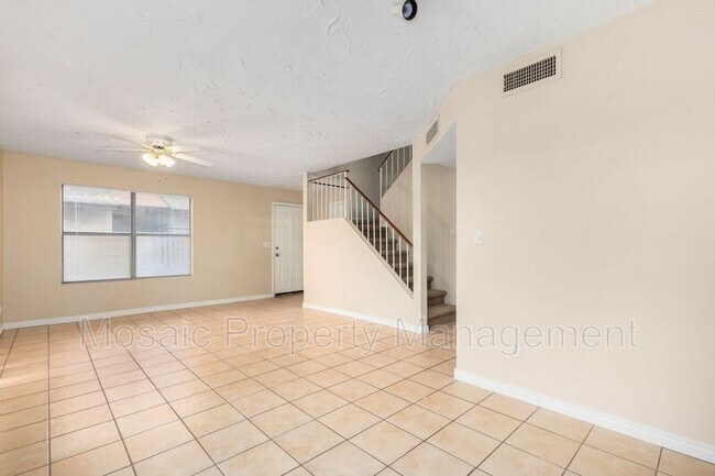 Building Photo - 8846 W Bluefield Ave