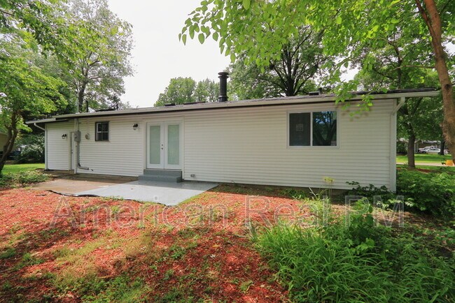 Building Photo - 1491 Surfwood Dr