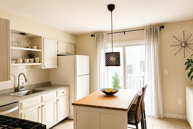 Foto del edificio - 48 Strawberry Hill Ave