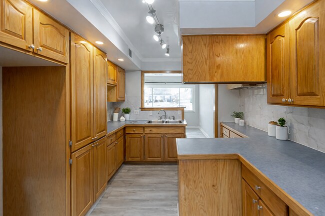 Foto del edificio - 533 W 8th St