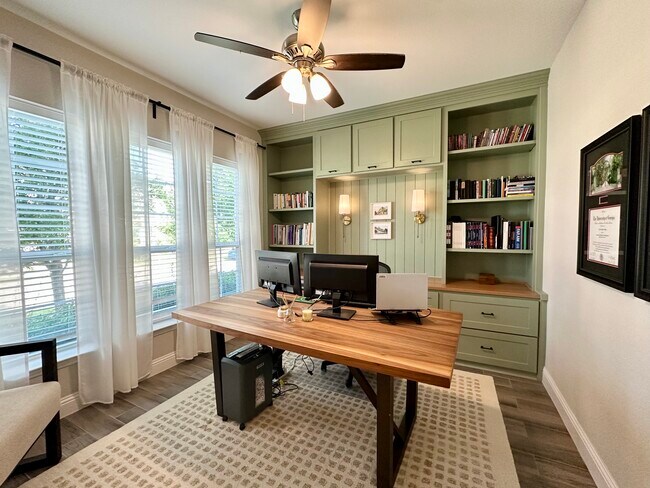 Foto del edificio - 7016 Elk Springs Dr
