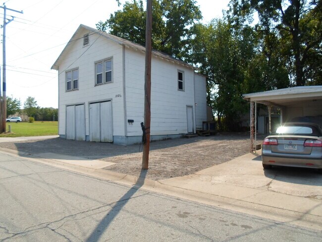 Building Photo - 1112 S J St