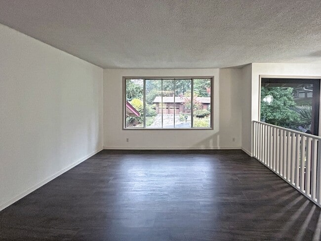 Building Photo - 505 Empress Ave