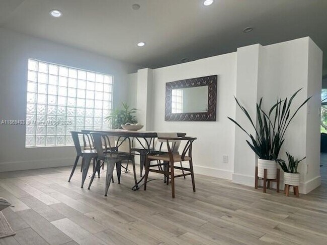 Foto del edificio - 17888 SW 14th St