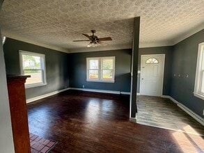 Building Photo - 425 Forest Rose Ave