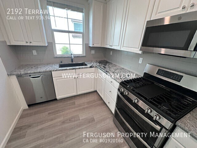 Foto del edificio - 2192 Terrawood St