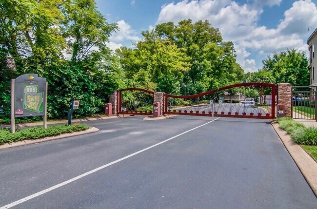 Gated Community - 2600 Hillsboro Pike