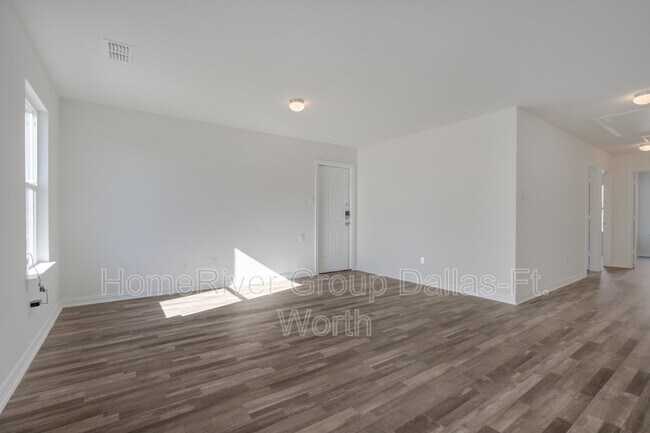 Building Photo - 2106 Henry St