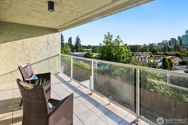 Building Photo - 2bd/1.5ba Bellevue Condo