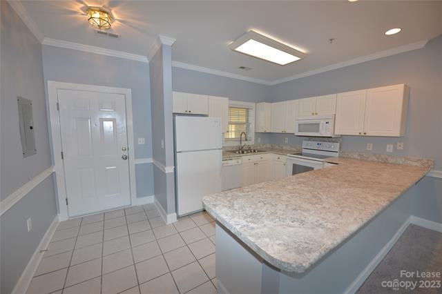 Foto del edificio - 8933 Meadow Vista Rd