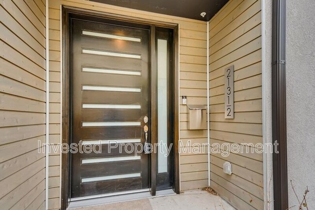 Building Photo - 2131 N Marion St