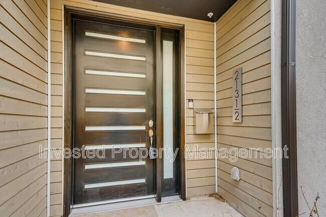 Foto del edificio - 2131 N Marion St