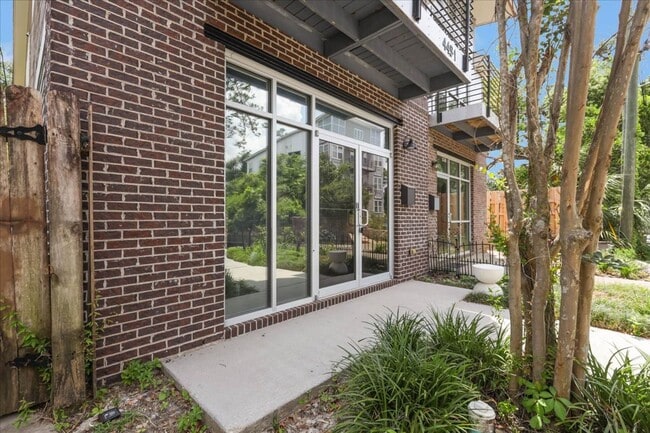 Foto del edificio - 3 Bedroom Townhome in All Saints District!...