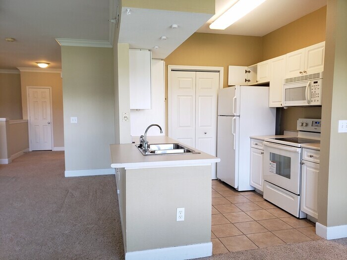 Primary Photo - Fantastic Leawood Condo-Showing NOW!!!