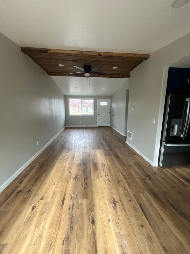 Foto del edificio - Single family home.  3 Bedroom,2 bathroom