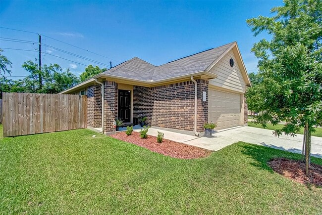 Building Photo - 21443 Palma Grove Way