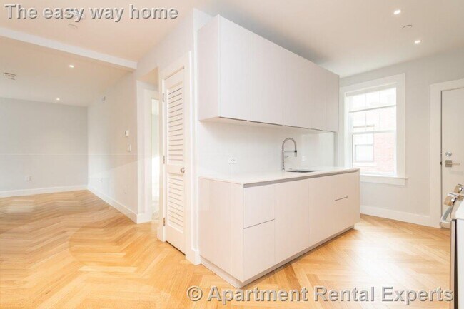Building Photo - 19 A Forest St