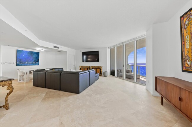 Foto del edificio - 4600 N Ocean Dr