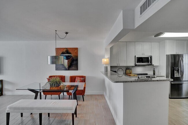 Foto del edificio - 3581 S Ocean Blvd