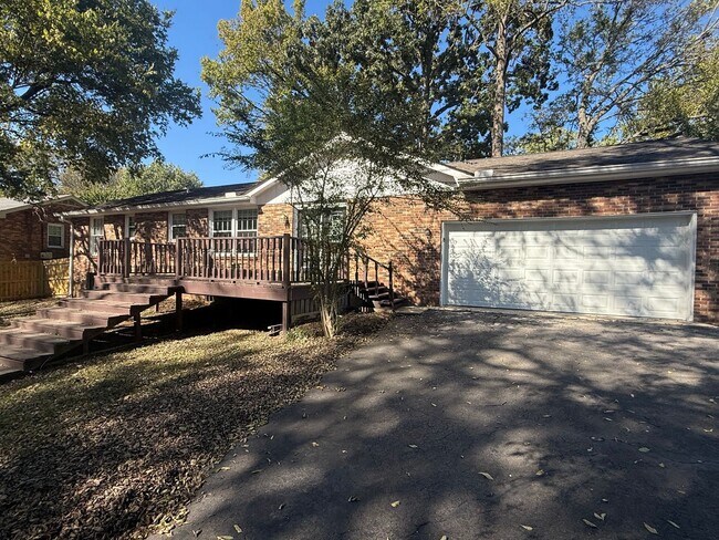 Foto del edificio - Quiet Hendersonville Neighborhood