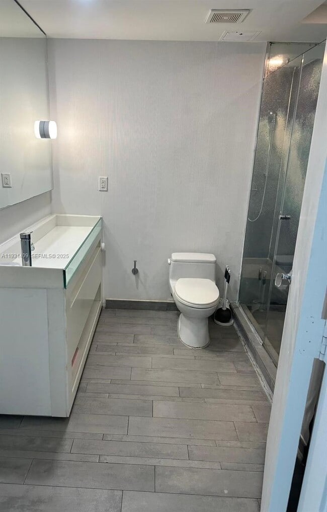 Building Photo - 1100 West Ave